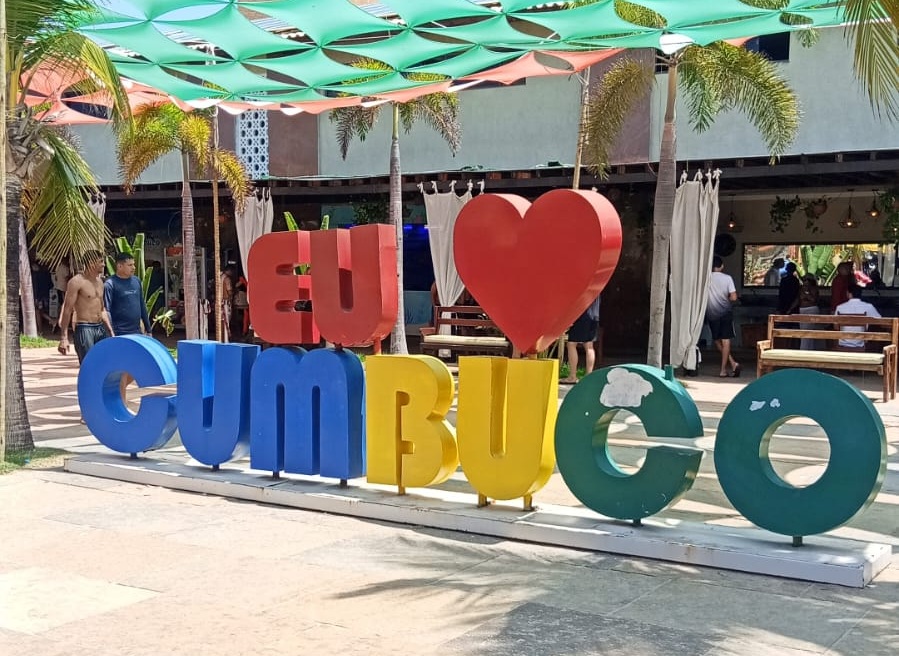 PASSEIO PRAIA DO CUMBUCO - SAÍDA DE FORTALEZA 